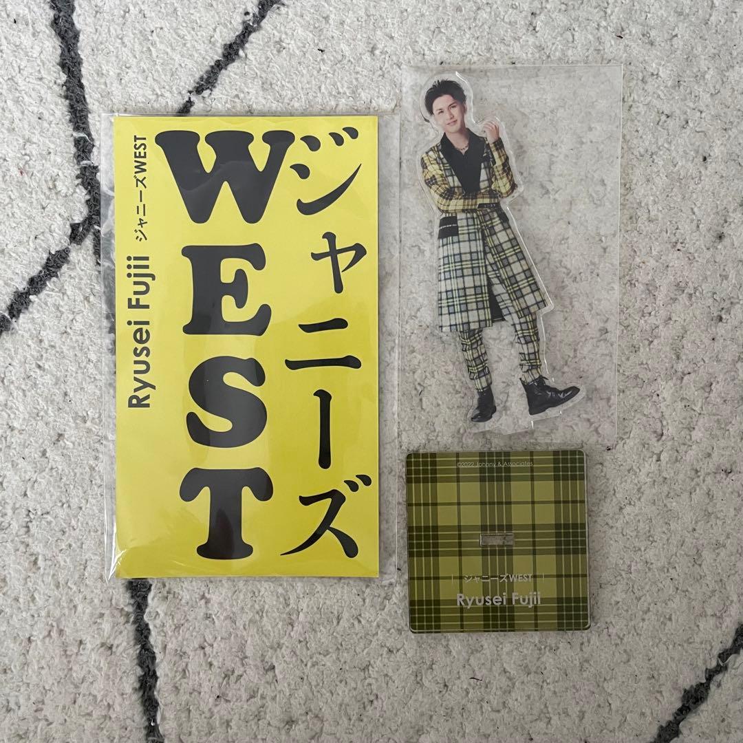 ジャニーズWEST WEST. 藤井流星セット - メルカリ