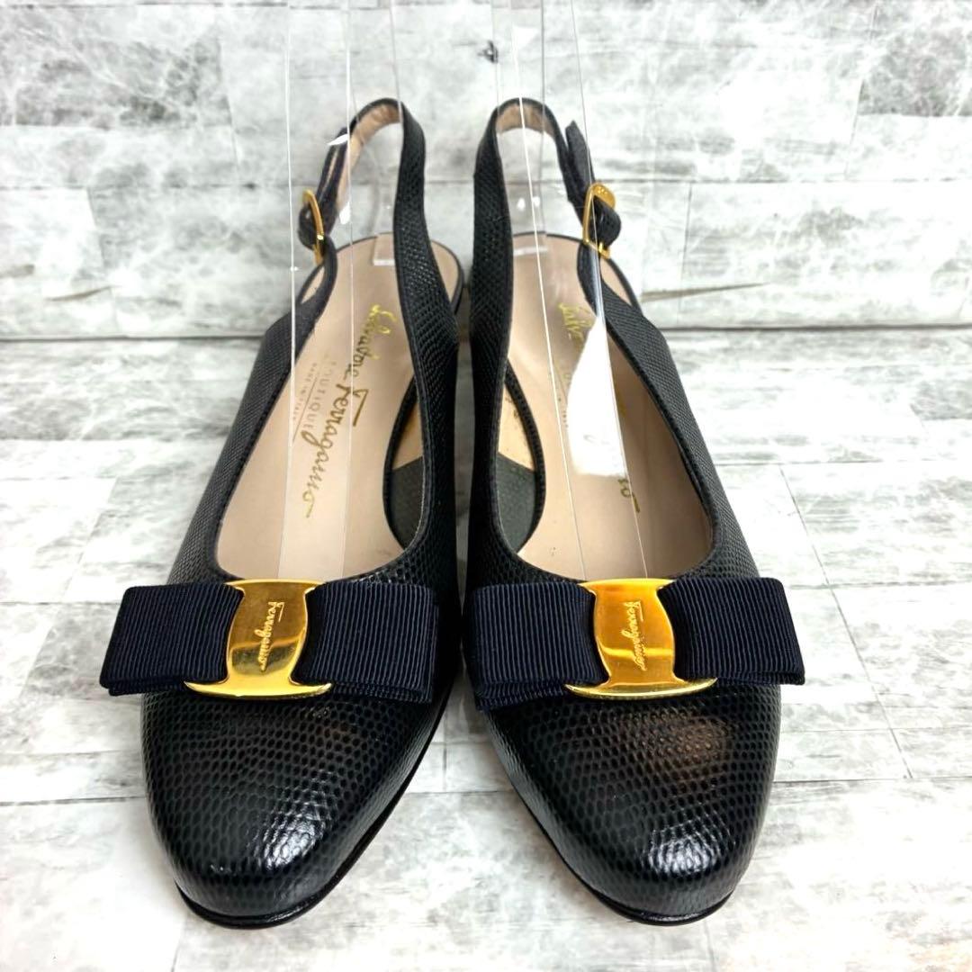 サルヴァトーレフェラガモ パンプス ヴァラ 金具 ブラック 約24~24.5cm