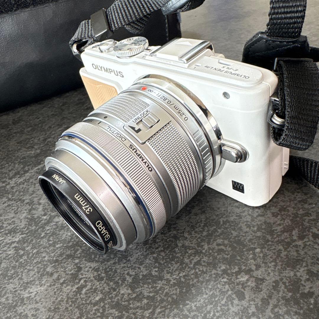 オリンパス　ミラーレス　一眼　キット