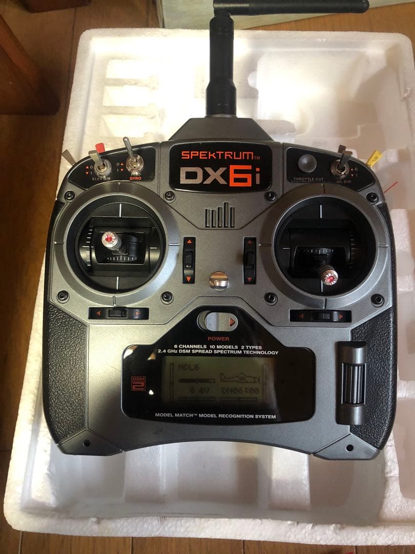 ホライゾン ホビー Spektrum DX6i 6-チャンネル 送信機のみ Amazon | ホライゾン ホビー Spektrum DX6i 6-チャンネル 送信機のみ