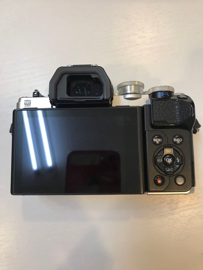 OLYMPUS E-M10 Mark III カメラ I.1979 - メルカリ