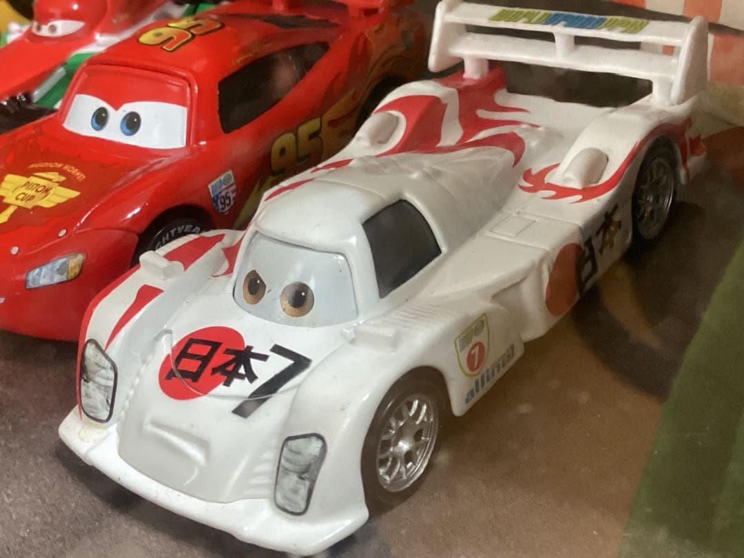 ディズニーカーズ マテル 新品 マックイーン&フランチェスコ&トドロキ