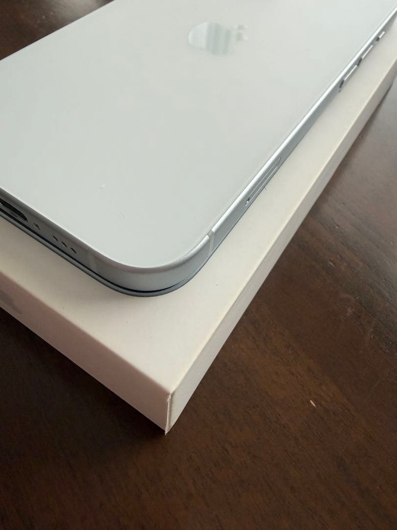 c*m様 iPhone 15 128GB ブルー