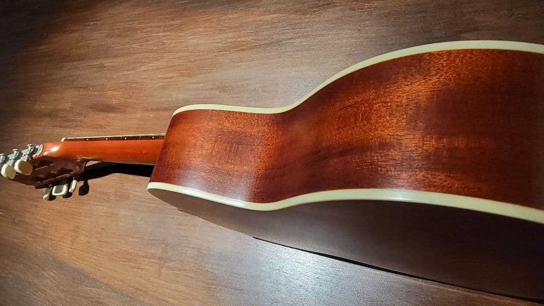 Aria ATU-120/6 アリア 6弦 ギタレレ ミニギター（ソフトケース付