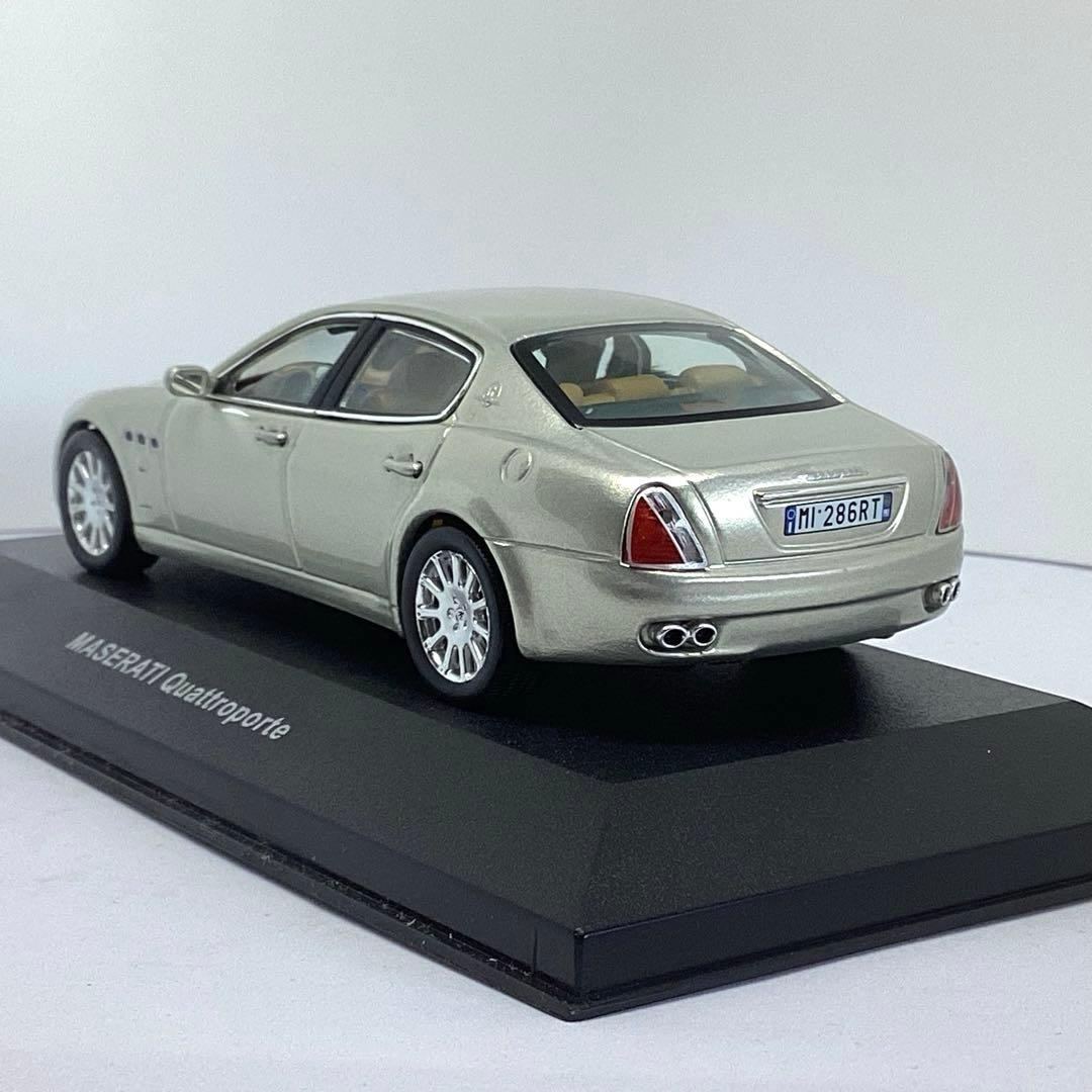 マセラティクワトロポルテ ミニカー IXOモデル1/43 メーカー純正レア品