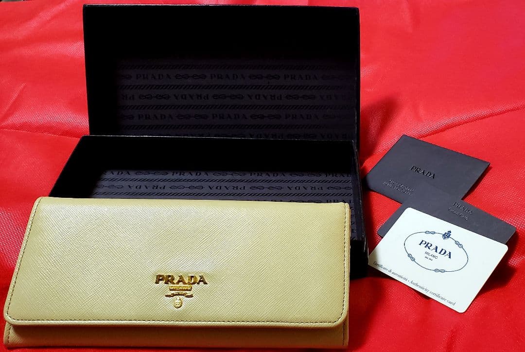 PRADA サフィアーノレザー 長財布 ギャランティカード・専用箱付き