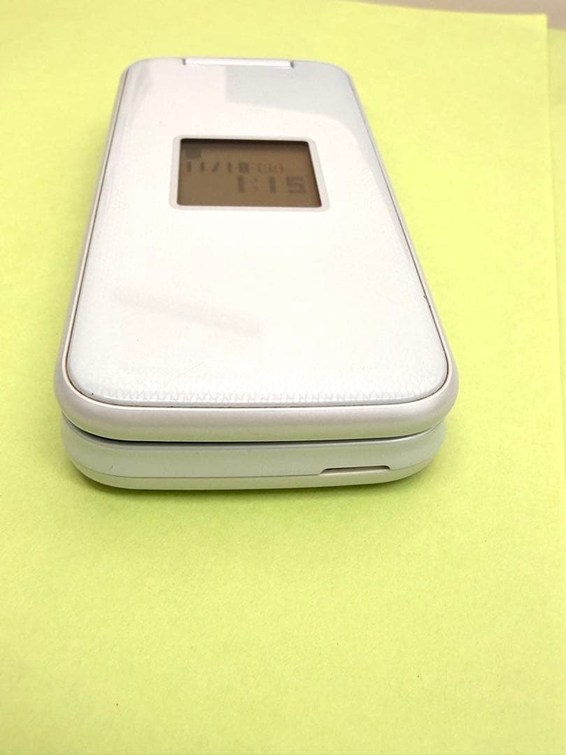 ドコモ 携帯電話 F-01M らくらくホン ホワイト 美品