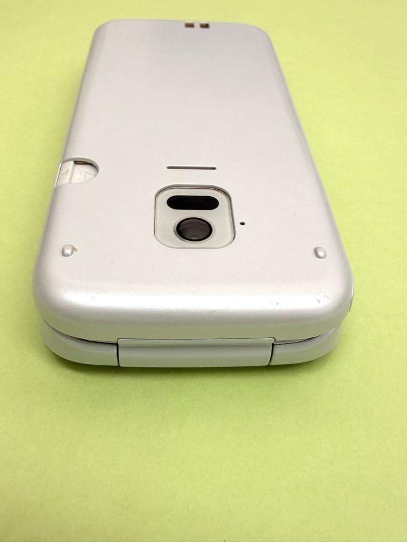 ドコモ 携帯電話 F-01M らくらくホン ホワイト 美品