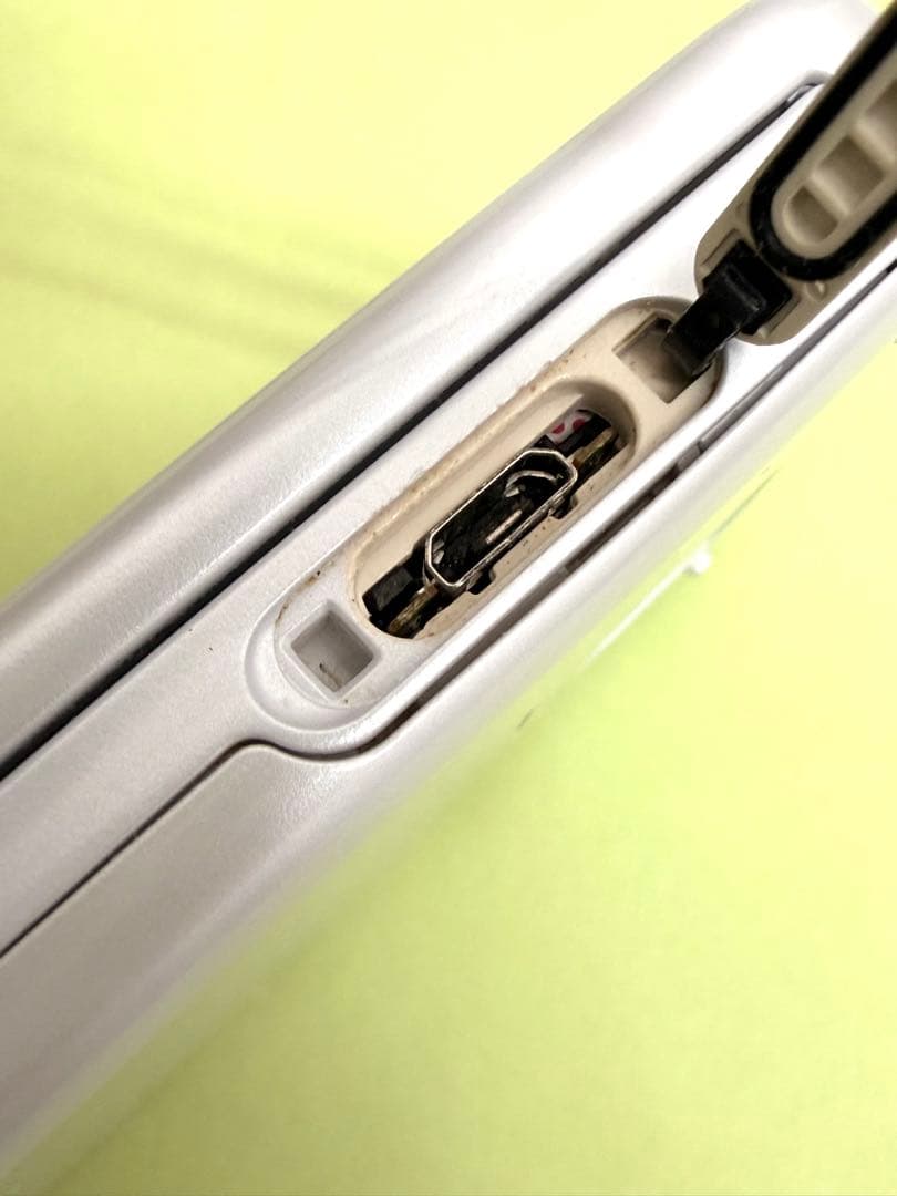 ドコモ 携帯電話 F-01M らくらくホン ホワイト 美品