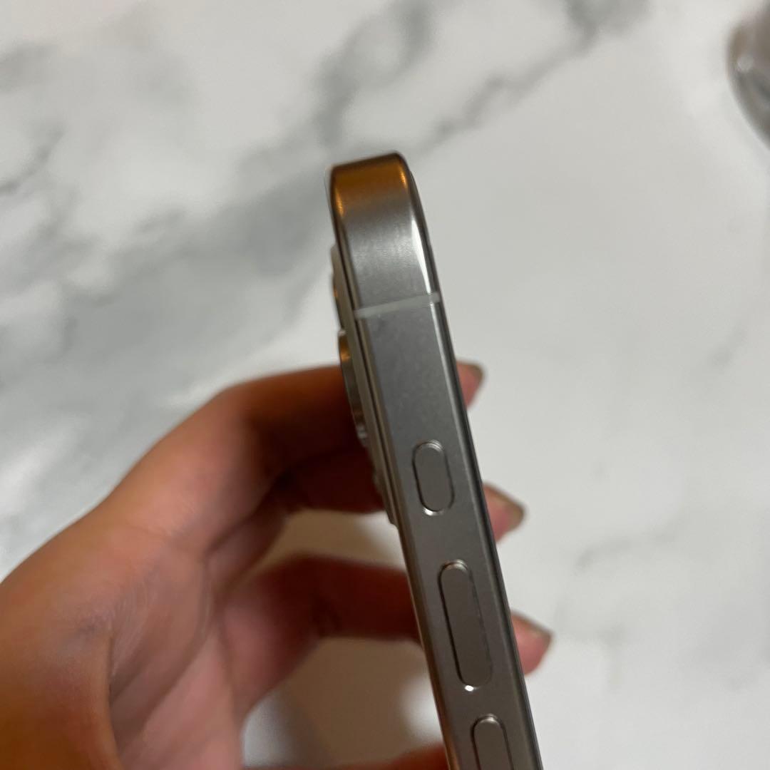 【美品/SIMフリー】iPhone15 Pro 256GB ホワイト 箱あり