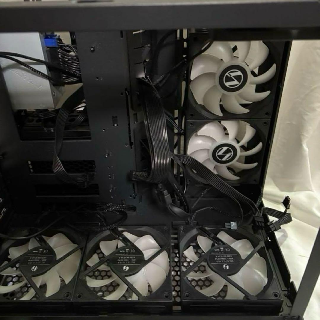 LIAN LI O11 DYNAMIC MINI SFX電源、ファン付き