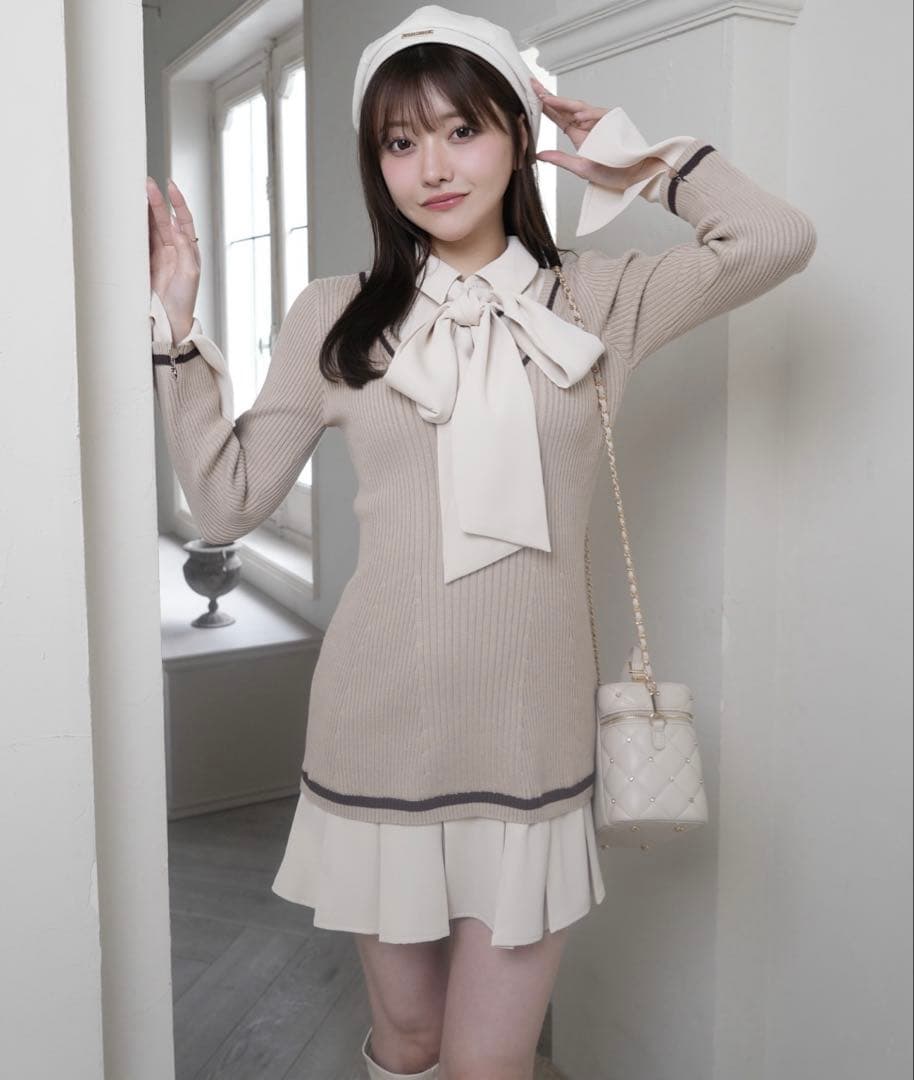 LIP SERVICE シャツドッキングプリーツワンピース ベージュ リップサービス LIP SERVICE シャツドッキングプリーツワンピース