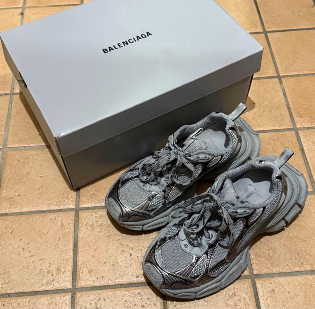 BALENCIAGA 3XL グレー スニーカー 43 箱付き 紐 黒 シルバー - メルカリ