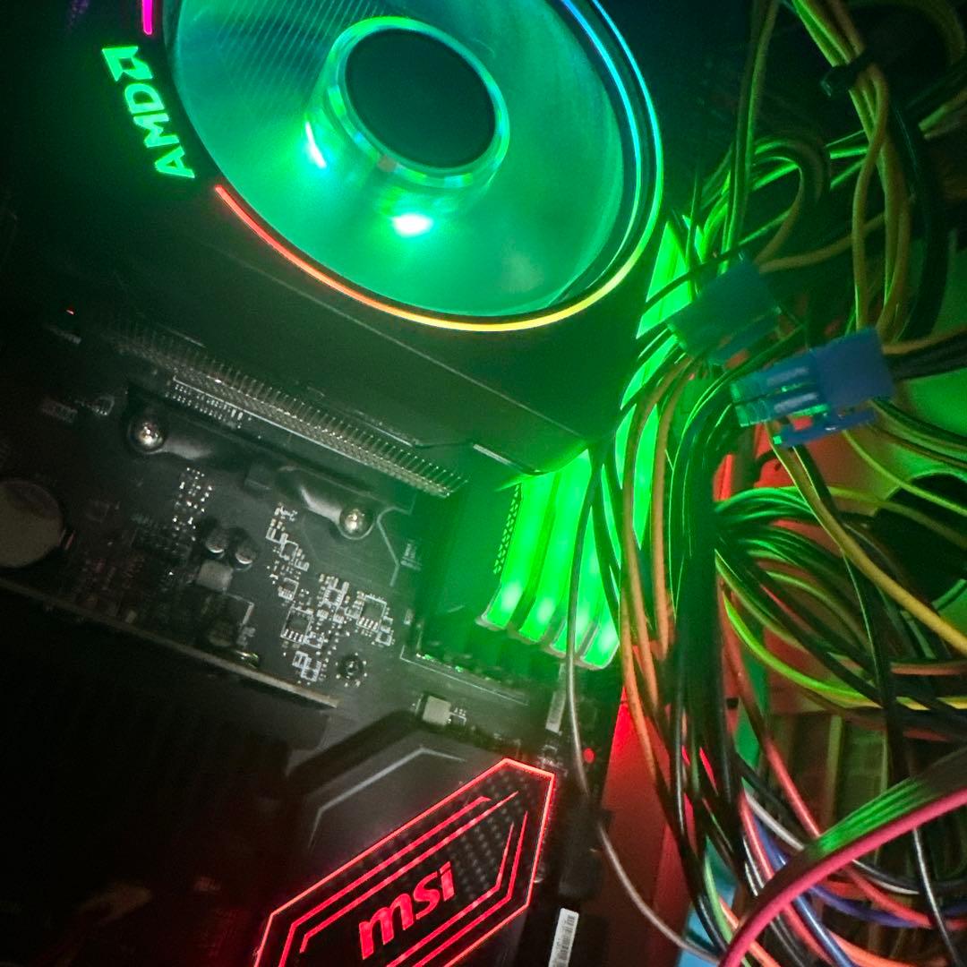 メモリー CORSAIR 32GB 8gb x4 DDR4 3200 RGB