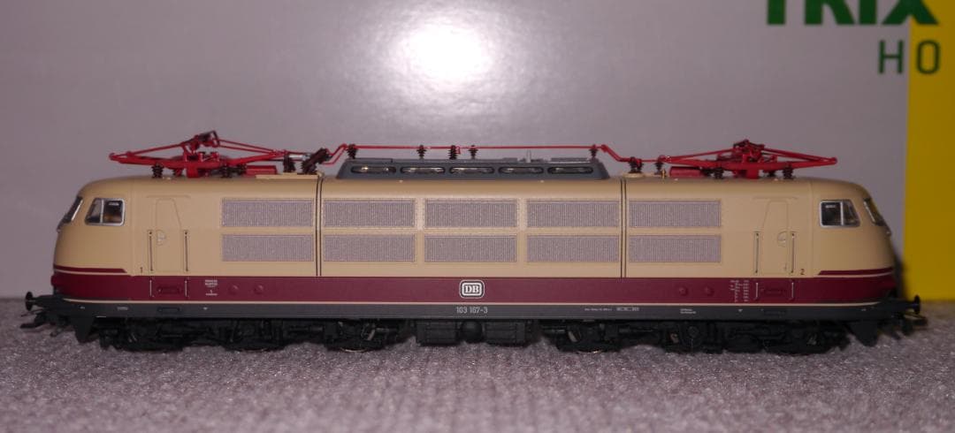 HOゲージ TRIX 電気機関車 BR103 (DCC) - メルカリ