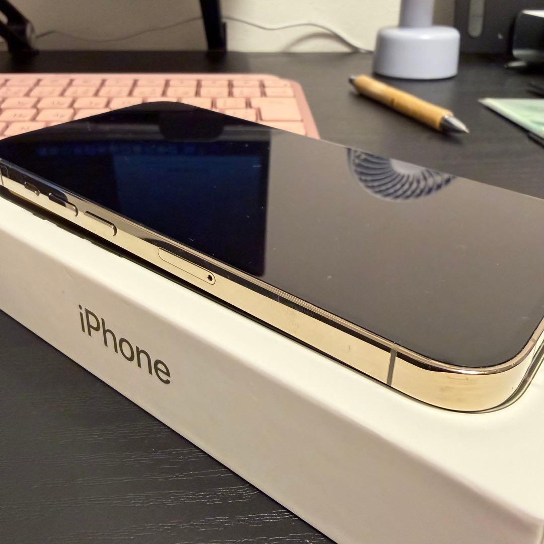 iPhone 14 Pro ゴールド 128GB simフリー　保護ガラス付き
