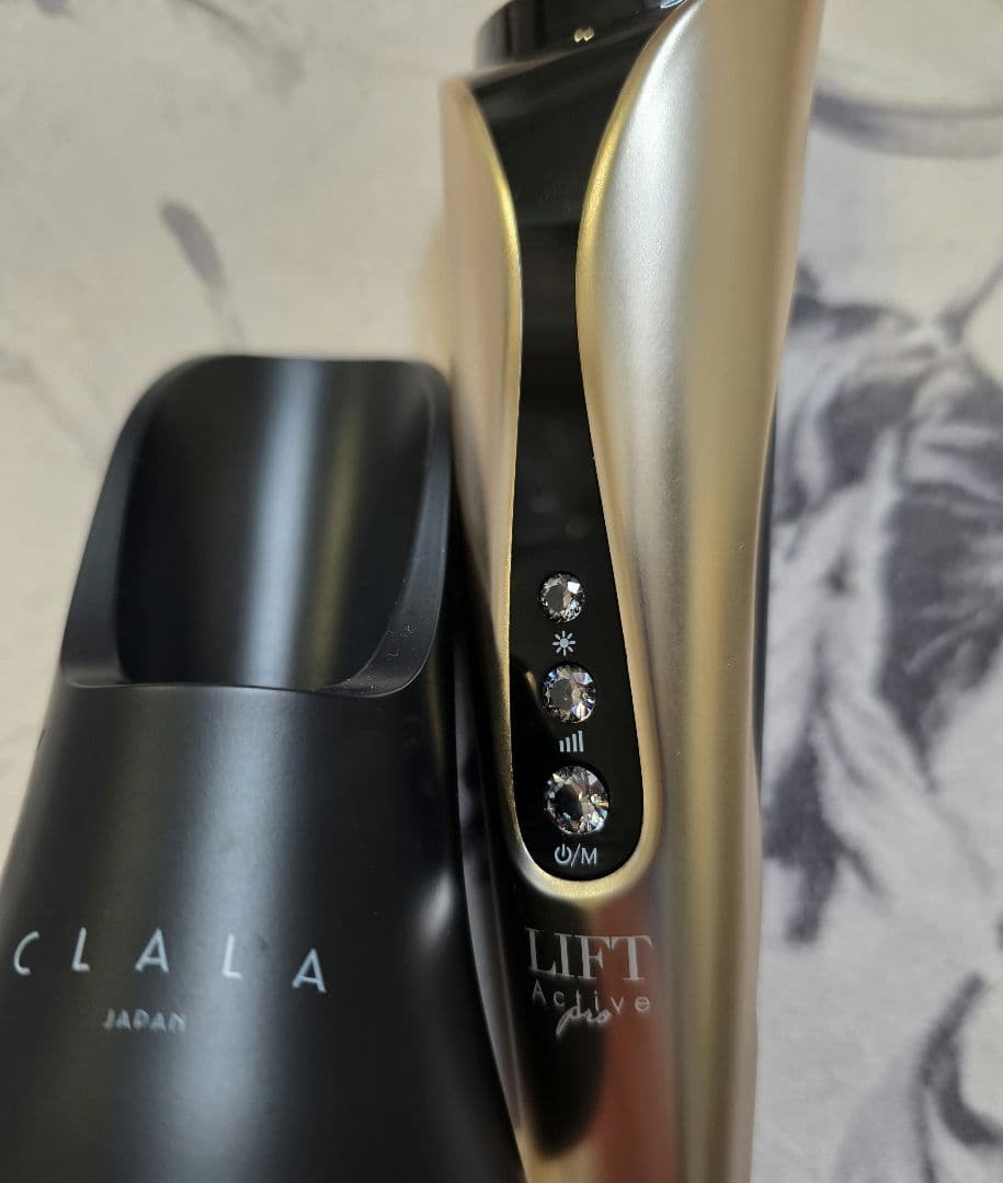 限定値下げ CLALA 美顔器　エレクトロポレーション　ラジオ波　リフトアップ