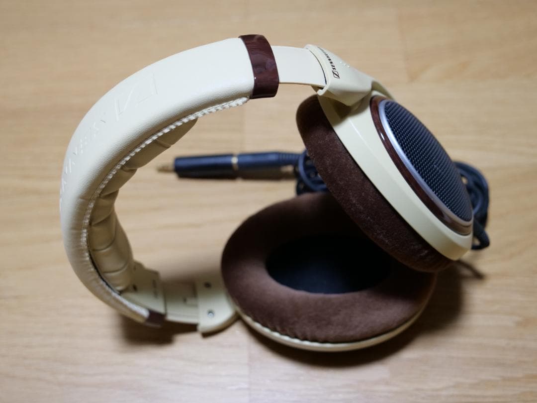 ゼンハイザーHD598　通称プリン　ミニプラグ変換器付き　SENNHEISER ゼンハイザーHD598 通称プリン ミニプラグ変換器付き SENNHEISER