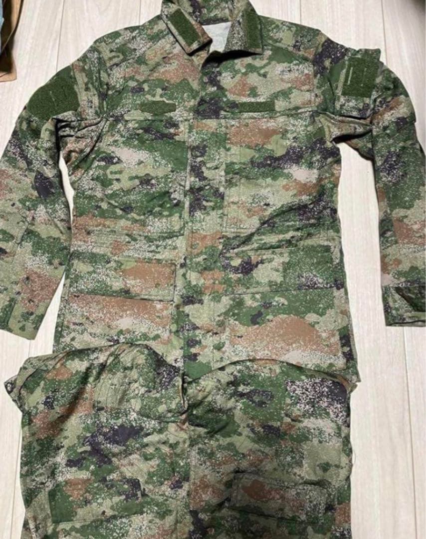 国内最安値 実物中国軍最新型21式星空迷彩戦闘服上下帽子