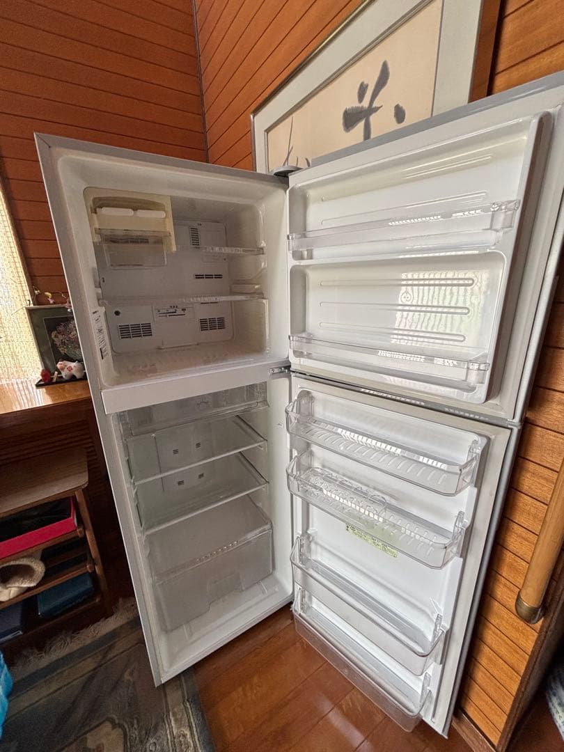 SHARP ノンフロン冷凍冷蔵庫　SJ-D23C-S