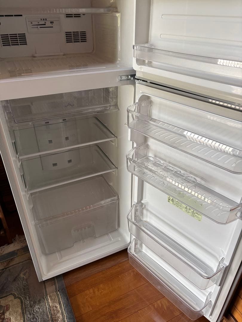 SHARP ノンフロン冷凍冷蔵庫　SJ-D23C-S