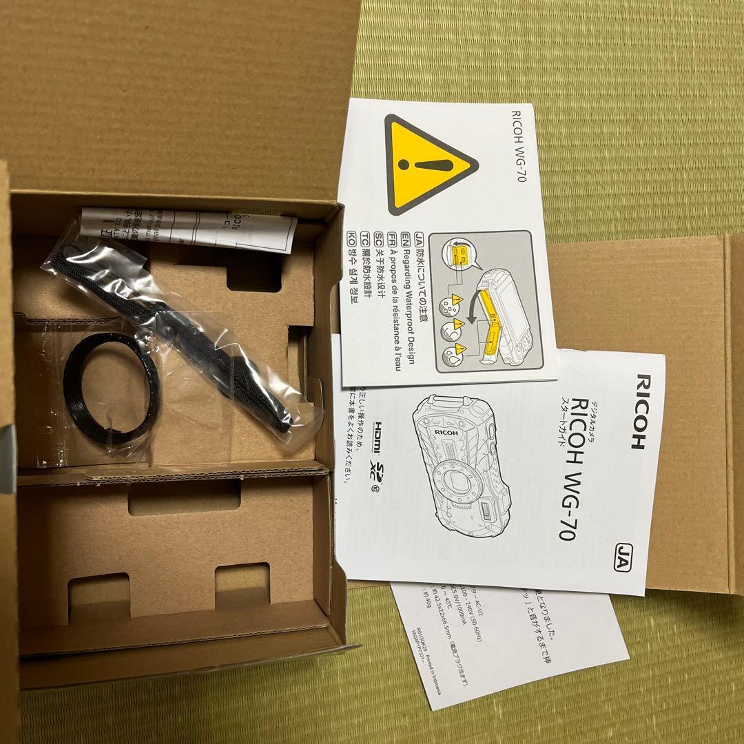 リコー　RICOH WG-70 コンパクトデジタルカメラ　液晶フィルム貼付使用