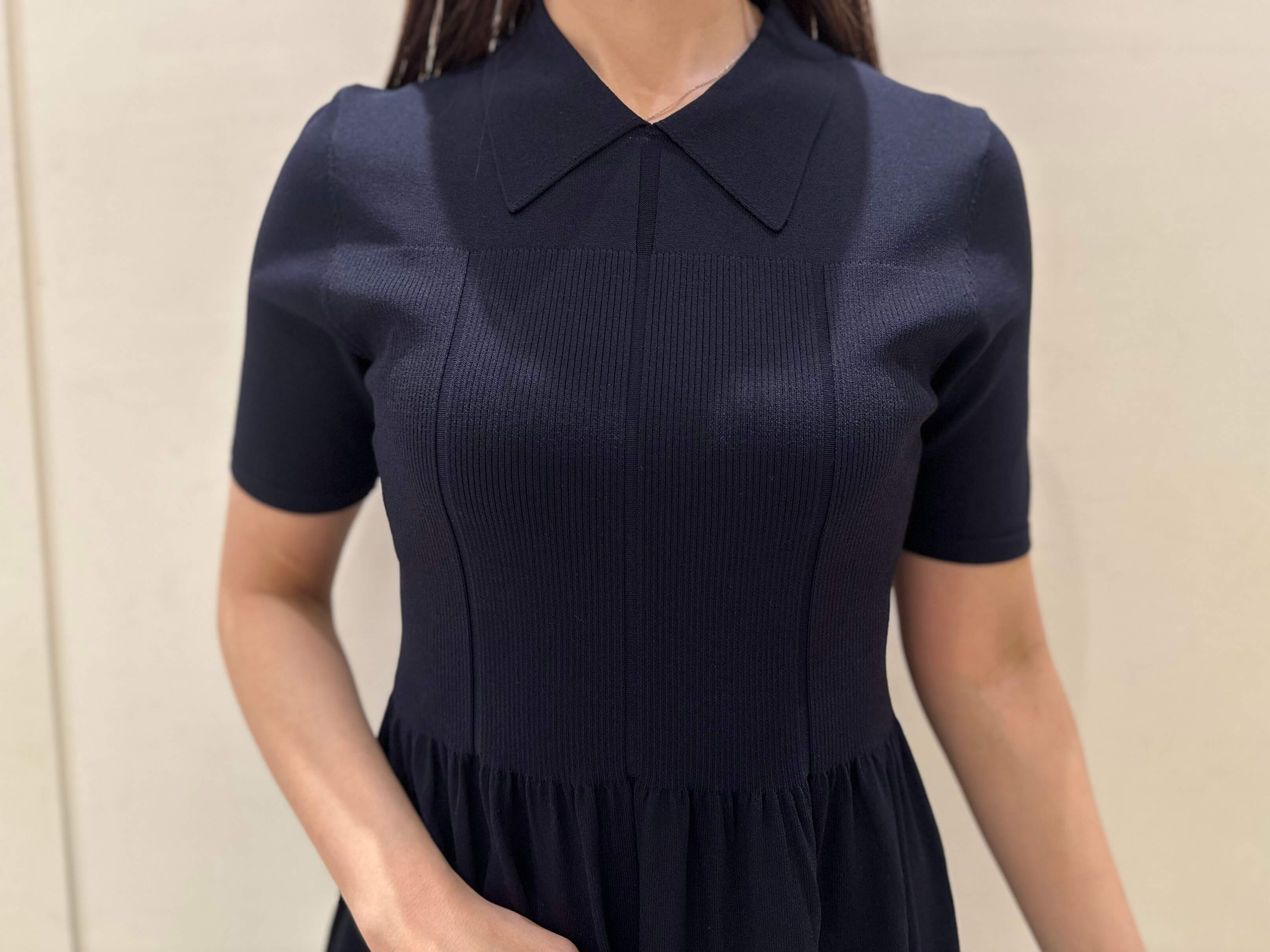 FEW ITEMS / ＜切替デザインニットワンピース＞のネイビーが残りわずか