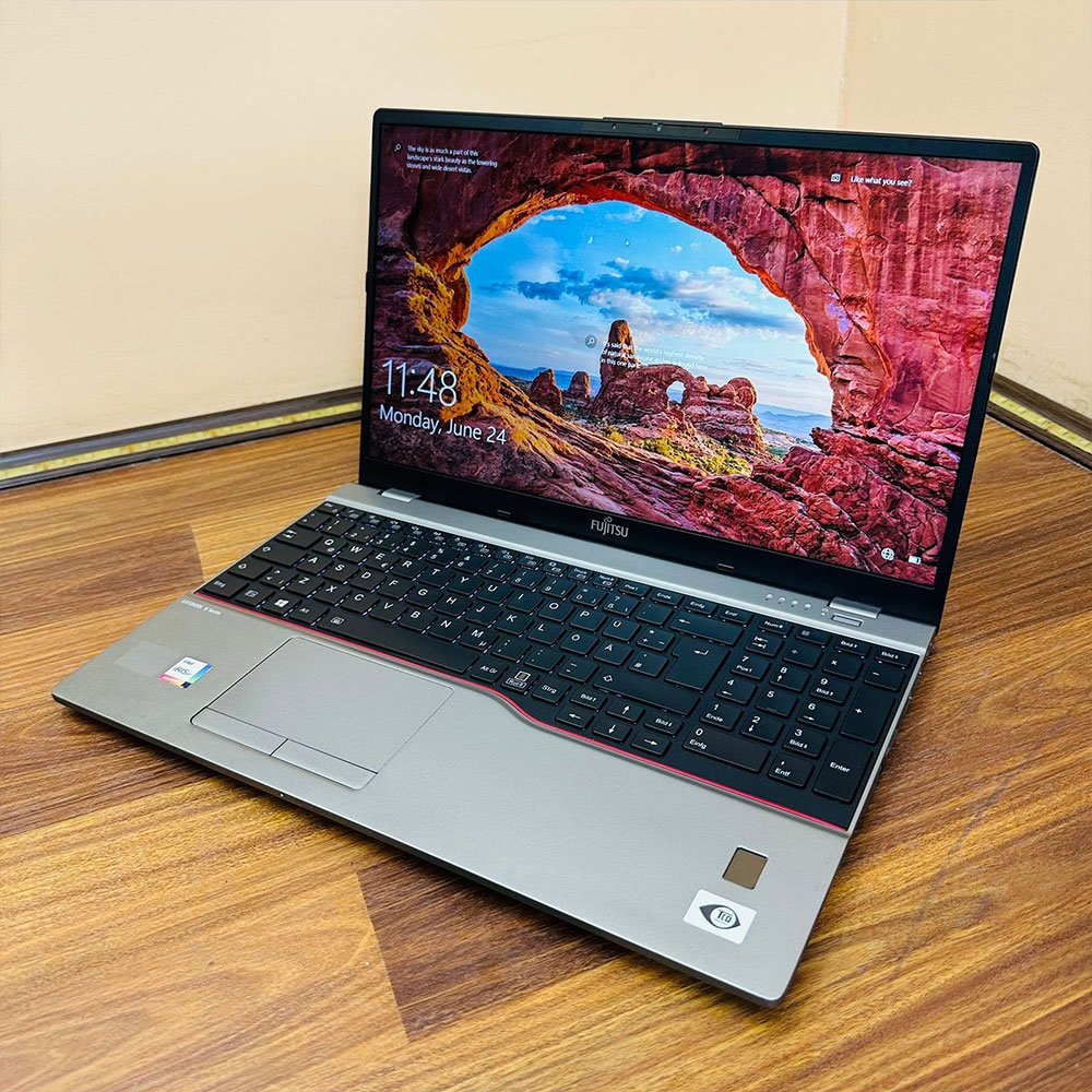 Fujitsu Lifebook | U7511 Laptop | 256GB SSD | 16GB RAM | Core i5