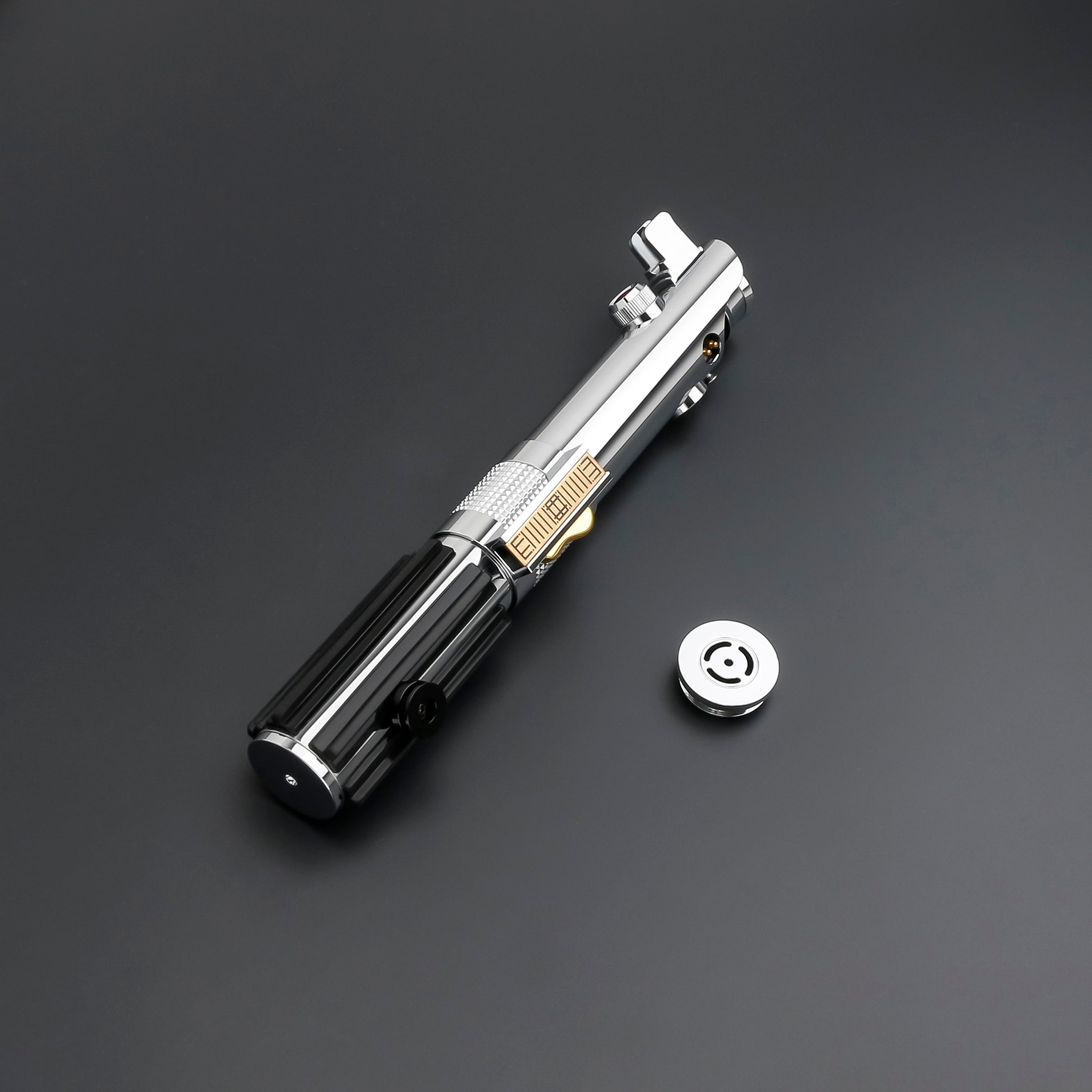 アナキン・スカイウォーカー EP3 ライトセーバー | アソーカ TV